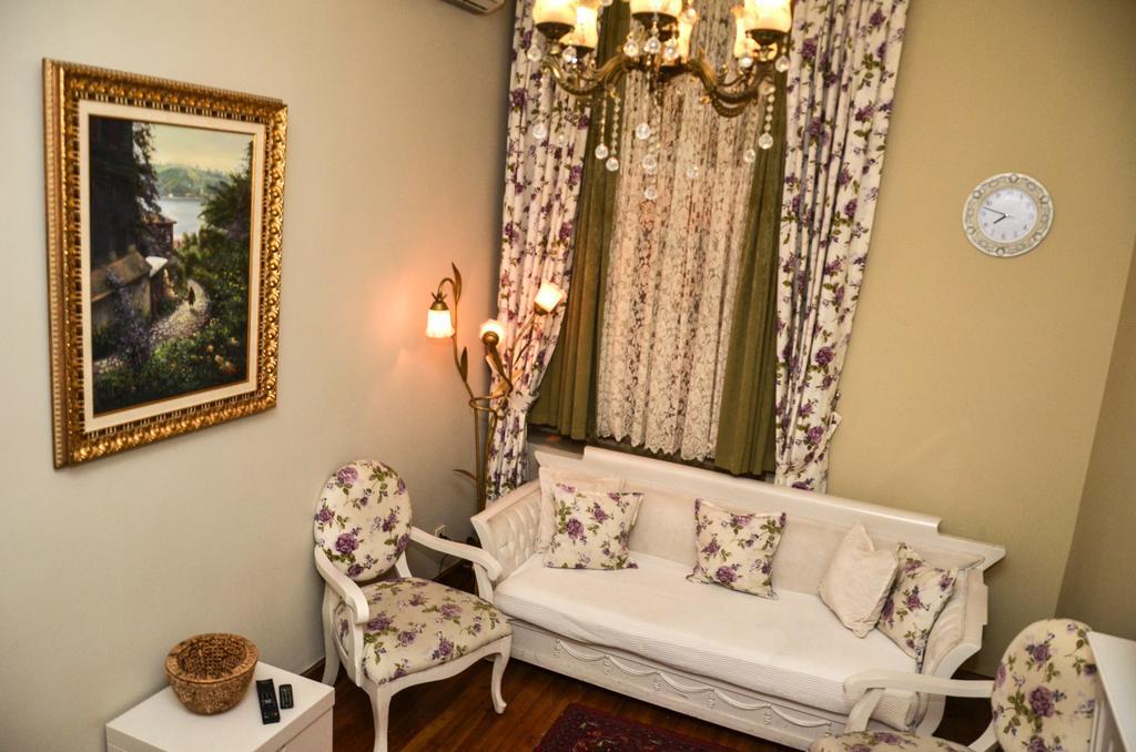 Omer Hayyam Suites Истанбул Екстериор снимка