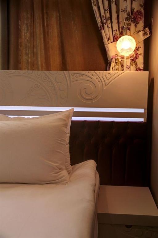 Omer Hayyam Suites Истанбул Стая снимка