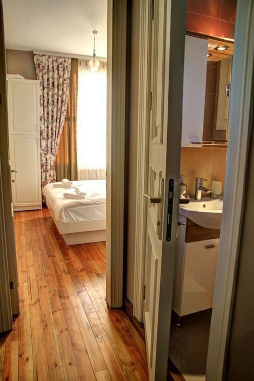 Omer Hayyam Suites Истанбул Стая снимка