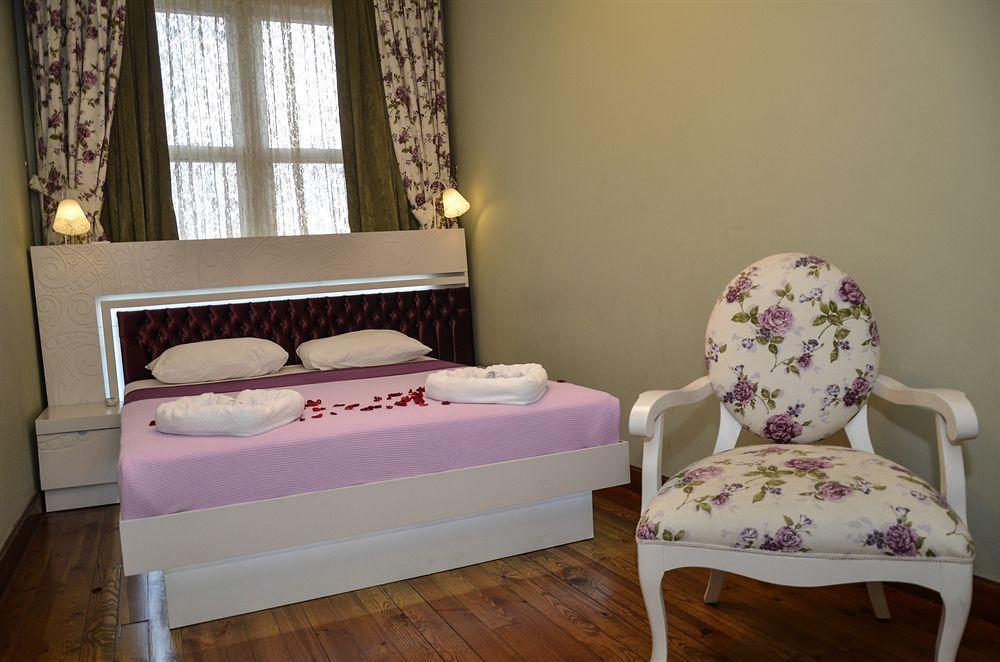 Omer Hayyam Suites Истанбул Екстериор снимка